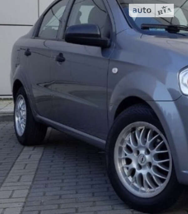 Седан Chevrolet Aveo 2008 в Києві