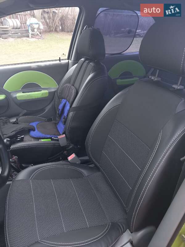 Седан Chevrolet Aveo 2004 в Киеве