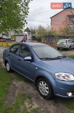 Седан Chevrolet Aveo 2006 в Ровно