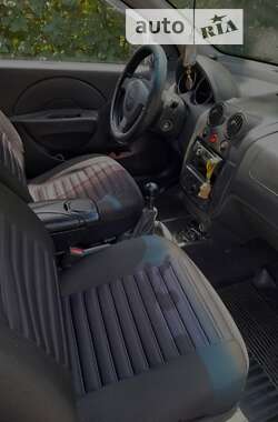 Седан Chevrolet Aveo 2005 в Ізюмі