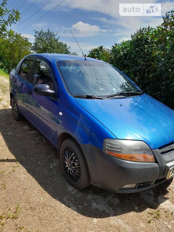 Седан Chevrolet Aveo 2005 в Ізюмі