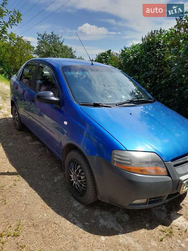Седан Chevrolet Aveo 2005 в Ізюмі