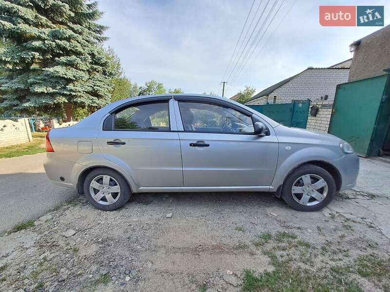 Седан Chevrolet Aveo 2011 в Харкові