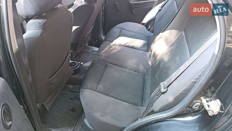 Седан Chevrolet Aveo 2005 в Дніпрі