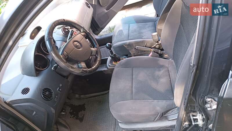 Седан Chevrolet Aveo 2005 в Дніпрі