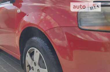 Седан Chevrolet Aveo 2006 в Днепре