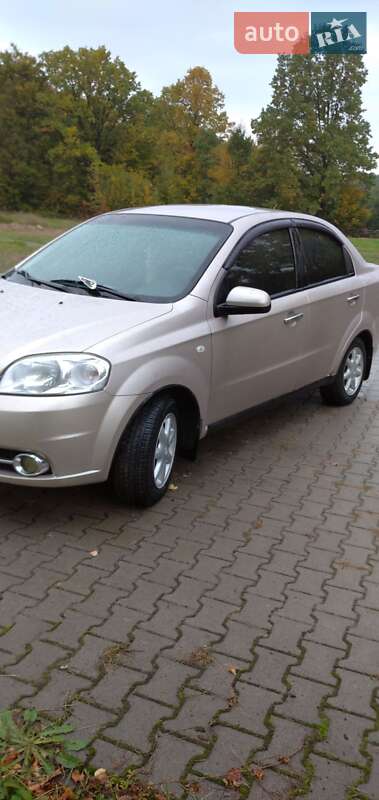Седан Chevrolet Aveo 2008 в Черновцах