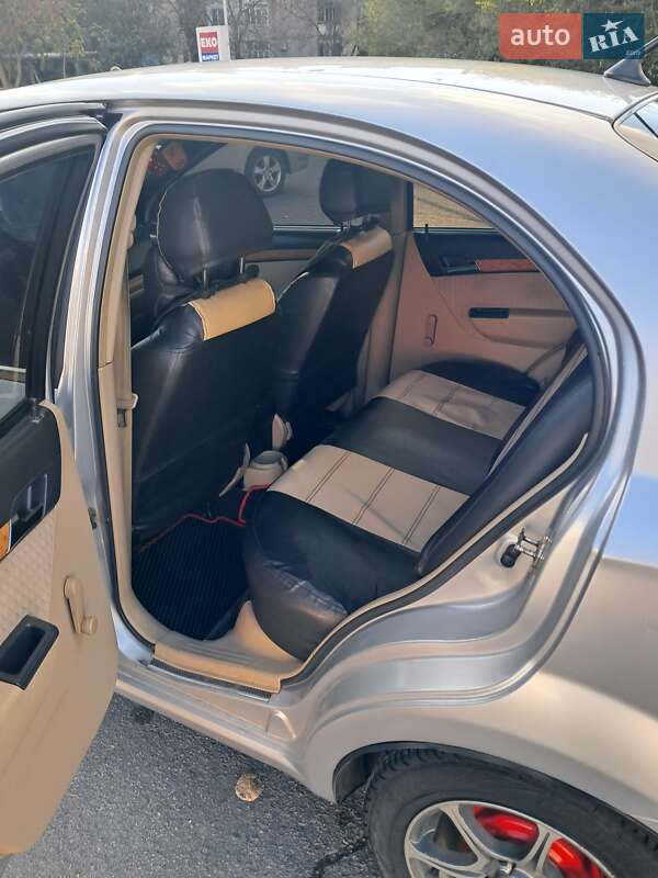 Седан Chevrolet Aveo 2007 в Миколаєві