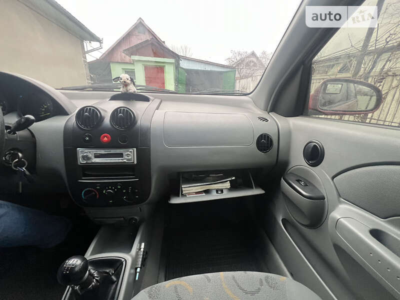 Седан Chevrolet Aveo 2005 в Виннице