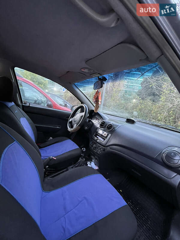Седан Chevrolet Aveo 2006 в Чернівцях
