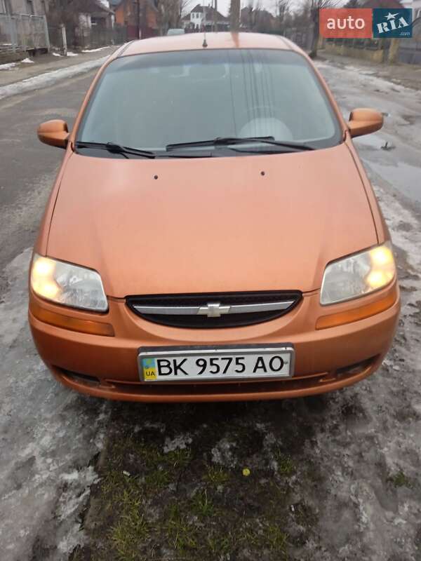 Седан Chevrolet Aveo 2005 в Сарнах