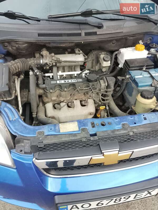 Седан Chevrolet Aveo 2008 в Хусте