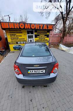 Седан Chevrolet Aveo 2011 в Киеве