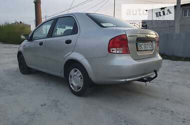 Седан Chevrolet Aveo 2005 в Львові