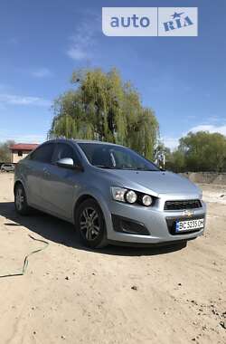 Седан Chevrolet Aveo 2012 в Львові