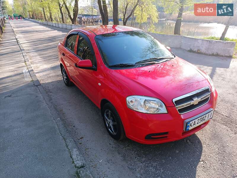 Седан Chevrolet Aveo 2006 в Києві
