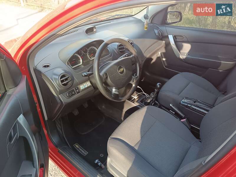 Седан Chevrolet Aveo 2006 в Києві