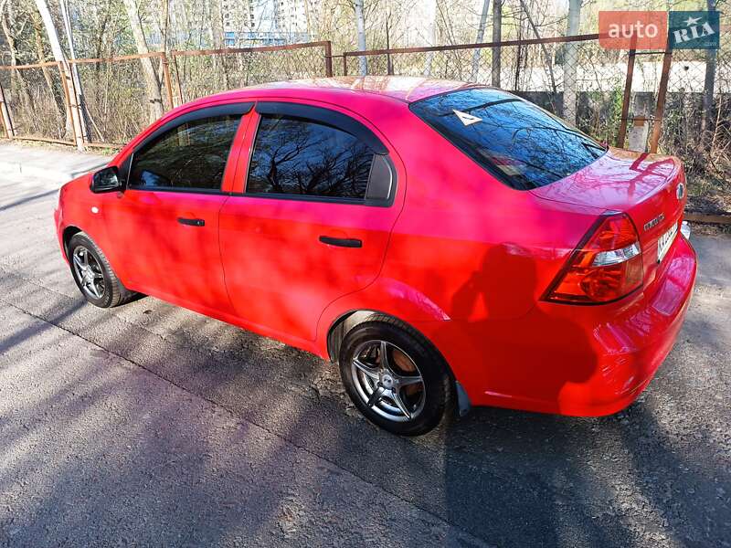 Седан Chevrolet Aveo 2006 в Києві
