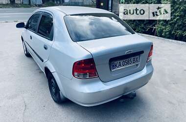 Седан Chevrolet Aveo 2005 в Киеве