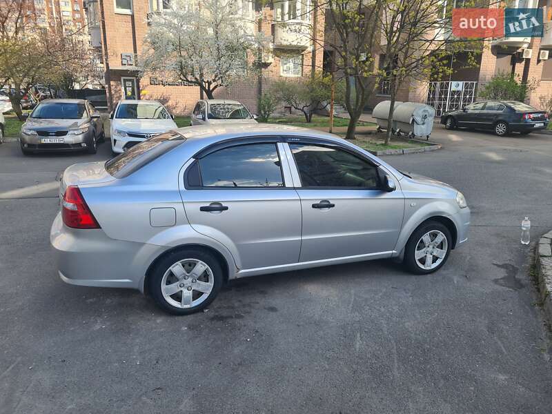 Седан Chevrolet Aveo 2007 в Києві