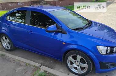 Седан Chevrolet Aveo 2011 в Кривом Роге