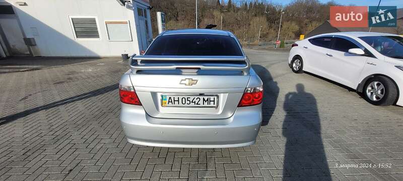 Седан Chevrolet Aveo 2011 в Львове