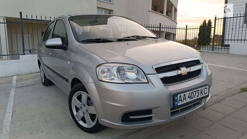 Седан Chevrolet Aveo 2007 в Киеве