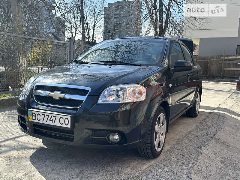 Седан Chevrolet Aveo 2011 в Львові