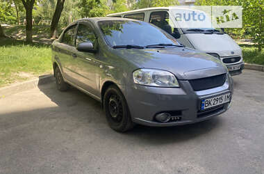 Седан Chevrolet Aveo 2011 в Ровно