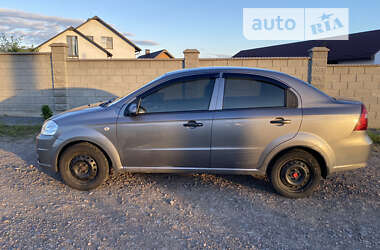 Седан Chevrolet Aveo 2011 в Ровно