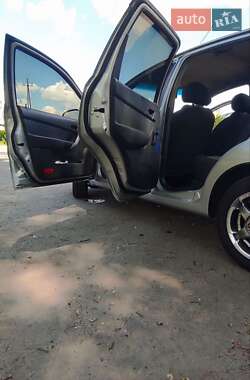 Хетчбек Chevrolet Aveo 2008 в 