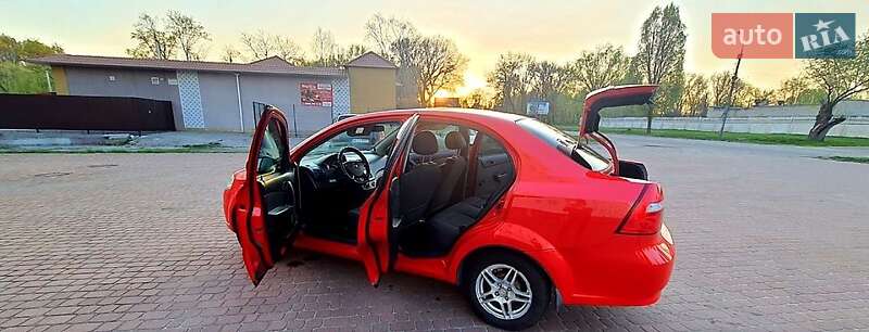 Седан Chevrolet Aveo 2006 в Днепре