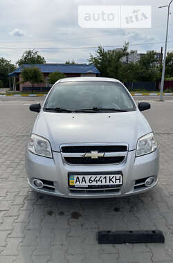 Седан Chevrolet Aveo 2010 в Києві