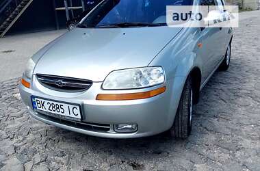 Хэтчбек Chevrolet Aveo 2005 в Ровно