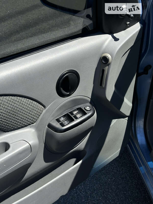 Седан Chevrolet Aveo 2005 в Киеве фото 16 Седан Chevrolet Aveo 2005 в Киеве