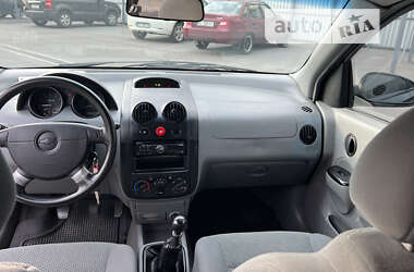 Седан Chevrolet Aveo 2005 в Днепре