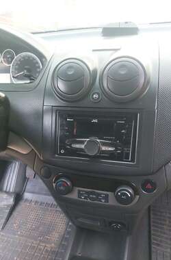 Седан Chevrolet Aveo 2008 в Умани