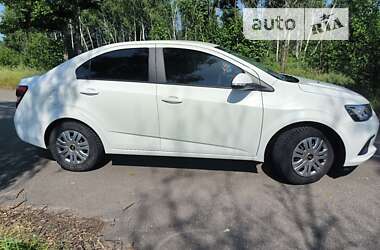 Седан Chevrolet Aveo 2018 в Києві