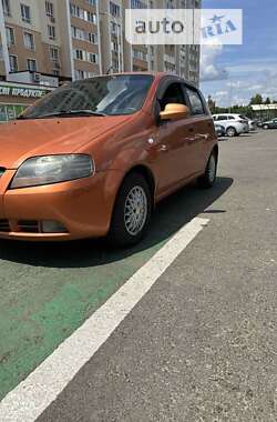 Хэтчбек Chevrolet Aveo 2006 в Киеве