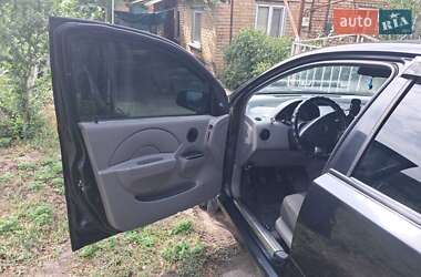Хэтчбек Chevrolet Aveo 2004 в 