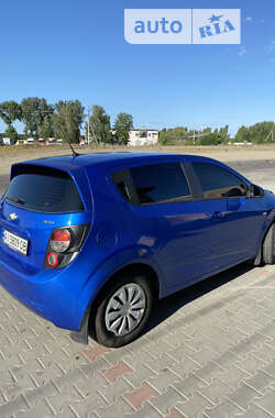Хетчбек Chevrolet Aveo 2011 в 
