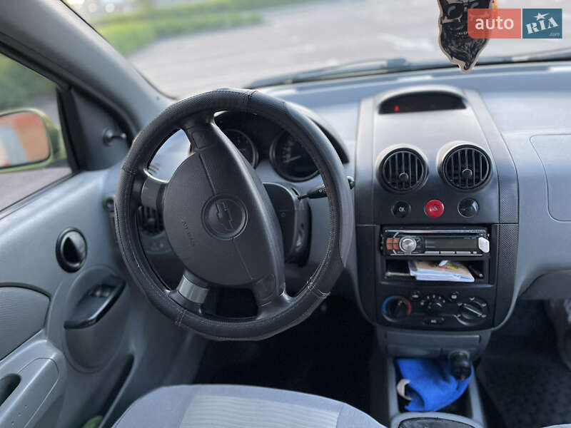 Седан Chevrolet Aveo 2005 в Житомирі