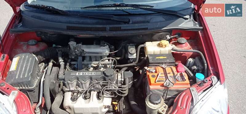 Седан Chevrolet Aveo 2006 в Киеве