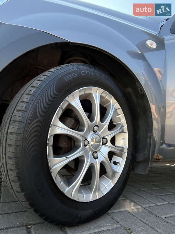 Седан Chevrolet Aveo 2006 в Софиевской Борщаговке