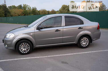 Седан Chevrolet Aveo 2010 в Івано-Франківську