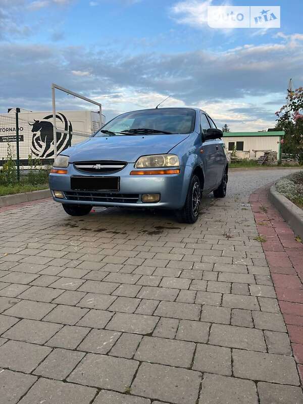 Седан Chevrolet Aveo 2004 в Ивано-Франковске