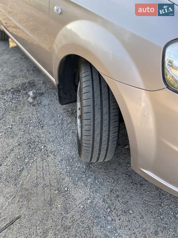 Седан Chevrolet Aveo 2008 в Запорожье