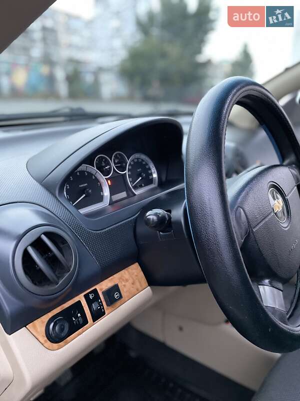 Седан Chevrolet Aveo 2008 в Киеве
