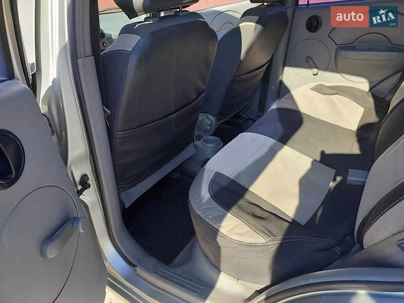 Хэтчбек Chevrolet Aveo 2003 в Николаеве