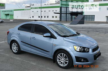 Седан Chevrolet Aveo 2012 в Києві